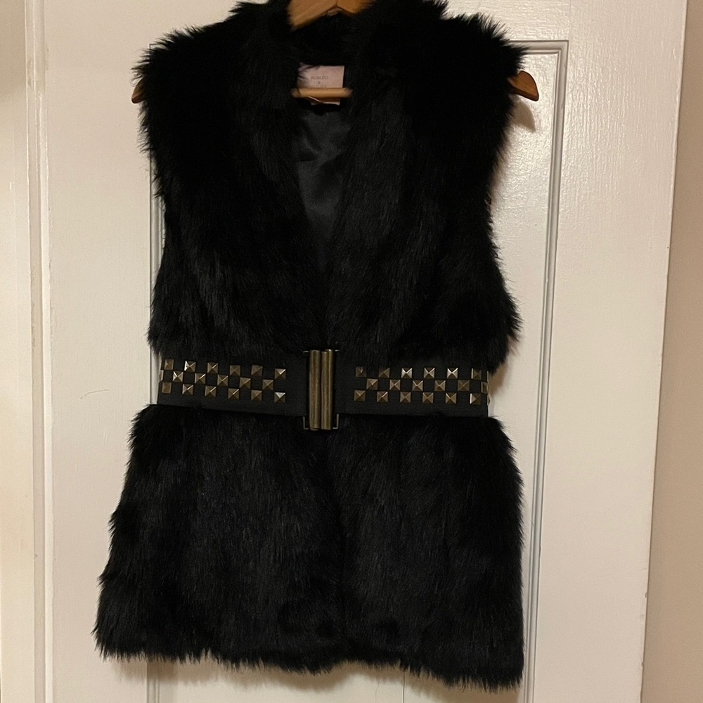 Romeo & Juliet Couture Black Faux Fur Vest with Studded Belt Medium